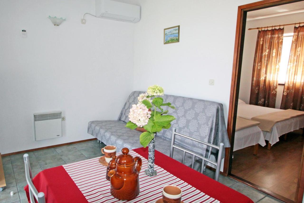 Apartments By The Sea Vinjerac, Zadar - 5824 ภายนอก รูปภาพ